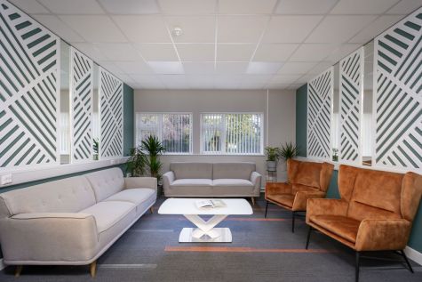 Corporate-office-lounge-by-AlenaCDesign