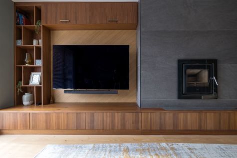 Contemporary-bespoke-built-in-cabinetry-by-AlenaCDesign