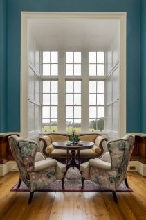 Luxury-drawing-room-Kinnitty-design